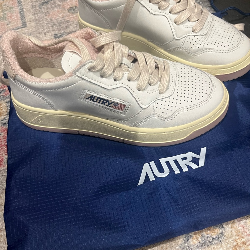 Autry platform sneaker size 5. Worn once